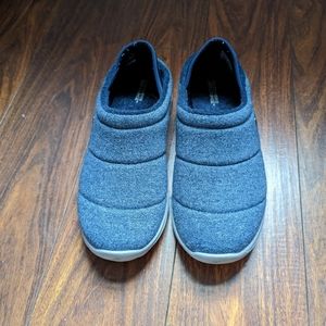 Skechers slip-ons